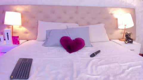 SofiaReyees online show from January 5, 2026, 5:27 pm