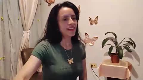 Sofi Bella online show from October 19, 2025, 1:23 pm