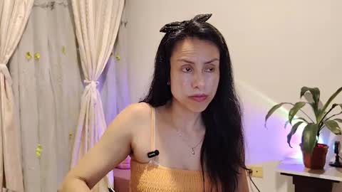 Sofi Bella online show from March 1, 2026, 7:05 pm