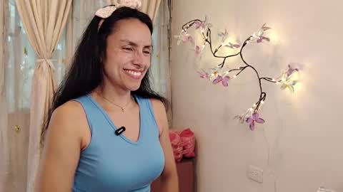 Sofi Bella online show from May 8, 2026, 7:19 pm