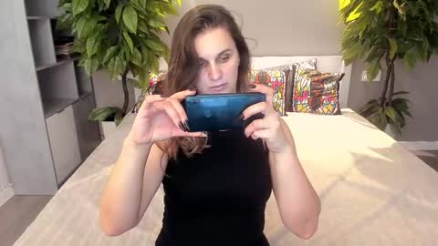 Sofi online show from November 17, 2025, 8:03 pm