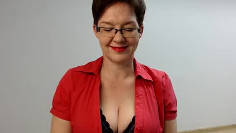 Snapshot of sofie_velvet chatting on January 24, 2025, 8:54 pm Sofie Velvet online show from January 24, 2025, 8:54 pm