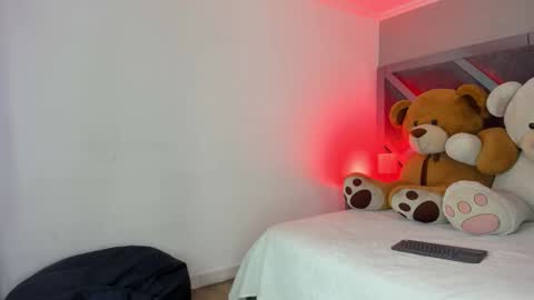 Snapshot of sofiewild_ chatting on October 25, 2025, 7:19 pm sofie online show from October 25, 2025, 7:19 pm