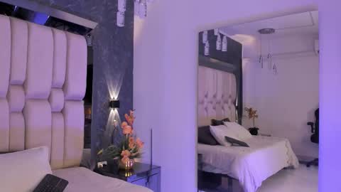 Snapshot of sofiewild_ chatting on October 31, 2025, 7:48 pm sofie online show from October 31, 2025, 7:48 pm