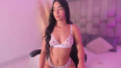  sofie  online show from November 29, 2025, 7:28 pm