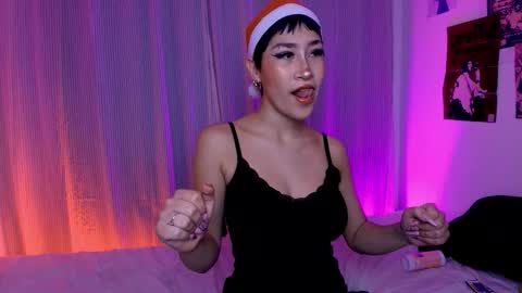 Snapshot of sofii_uwu_ chatting on December 16, 2025, 11:21 pm Sofii online show from December 16, 2025, 11:21 pm