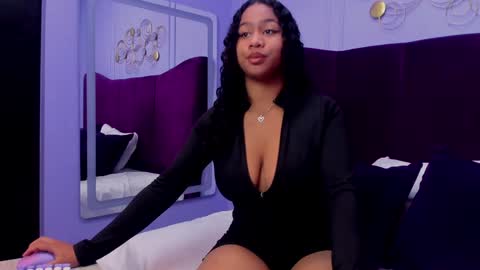 sofiifox online show from January 7, 2025, 11:48 am
