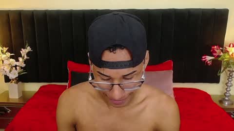 Snapshot of soft_attraction chatting on December 5, 2024, 2:00 pm Cam and Amy online show from December 5, 2024, 2:00 pm