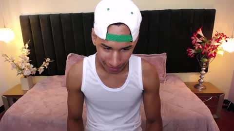 Snapshot of soft_attraction chatting on October 25, 2025, 8:14 pm Cam and Amy online show from October 25, 2025, 8:14 pm