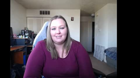 Snapshot of softerpeaches chatting on January 10, 2025, 7:54 pm Rose online show from January 10, 2025, 7:54 pm