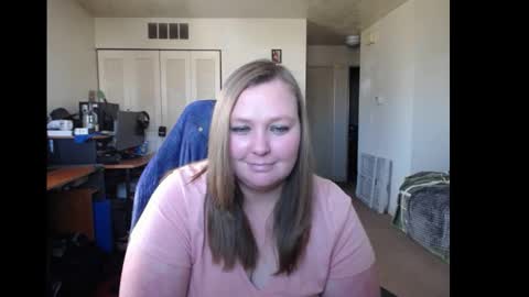 Snapshot of softerpeaches chatting on March 11, 2025, 7:47 pm Rose online show from March 11, 2025, 7:47 pm