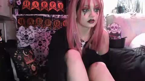 softgothprincess online show from October 25, 2025, 3:36 am
