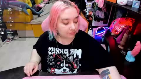 Sofie online show from April 15, 2026, 3:46 am