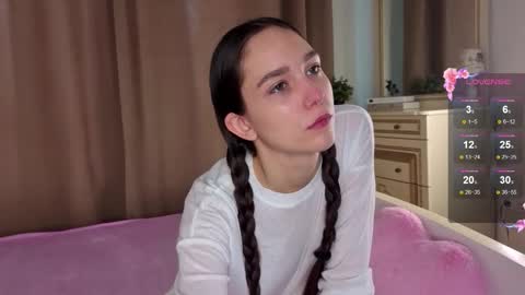 Snapshot of softiedream chatting on October 19, 2025, 6:36 am Elly online show from October 19, 2025, 6:36 am