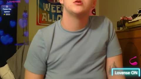 Snapshot of softtboyfriend chatting on September 15, 2025, 1:27 am Day online show from September 15, 2025, 1:27 am