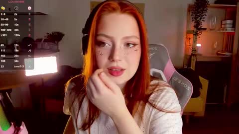 Snapshot of sofy_benson chatting on November 9, 2025, 8:12 am Sofy online show from November 9, 2025, 8:12 am