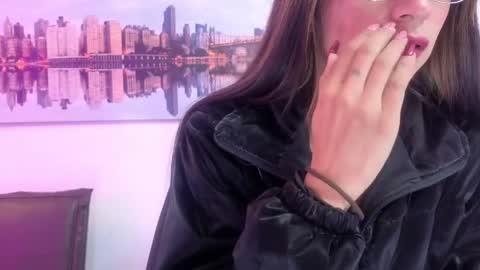 sofy_durand online show from April 9, 2026, 11:59 am