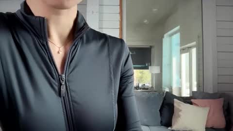 Bella online show from March 9, 2026, 7:23 am