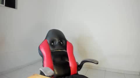 Snapshot of solar_moonie chatting on November 7, 2025, 5:40 am Moonie online show from November 7, 2025, 5:40 am