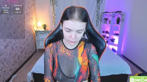 Luna online show from March 5, 2025, 1:06 pm