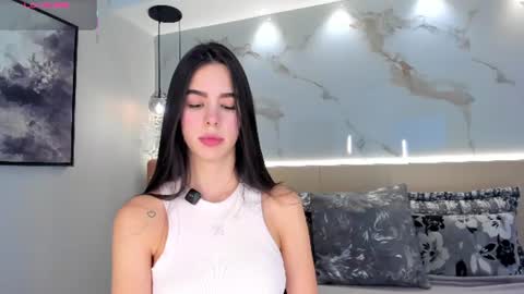 Snapshot of solavelar chatting on June 16, 2026, 11:07 pm Sol Avelar online show from June 16, 2026, 11:07 pm