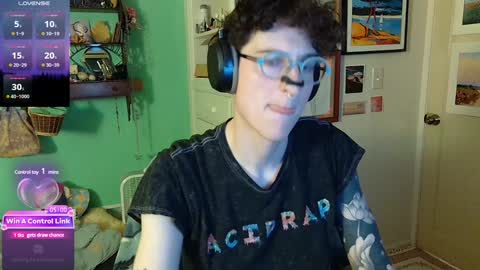 Snapshot of solaya_papaya chatting on January 22, 2025, 6:10 am solaya papaya jordan theythem online show from January 22, 2025, 6:10 am