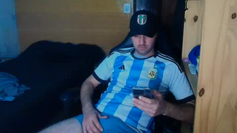 Snapshot of soldado14m chatting on June 20, 2026, 2:47 am ManuAiluPlay online show from June 20, 2026, 2:47 am