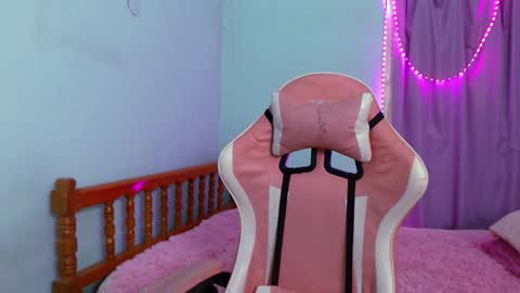 Snapshot of sole_sawa chatting on December 10, 2024, 1:11 am Sole Sawa online show from December 10, 2024, 1:11 am