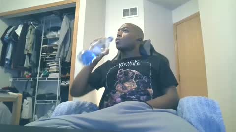 solidsnake992 online show from December 10, 2024, 2:39 pm