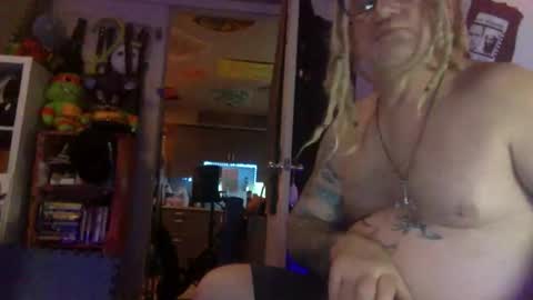 Snapshot of solman23 chatting on April 8, 2026, 7:52 am solman23 online show from April 8, 2026, 7:52 am