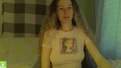 Snapshot of song_to_the_siren chatting on December 12, 2024, 10:45 am Mary online show from December 12, 2024, 10:45 am