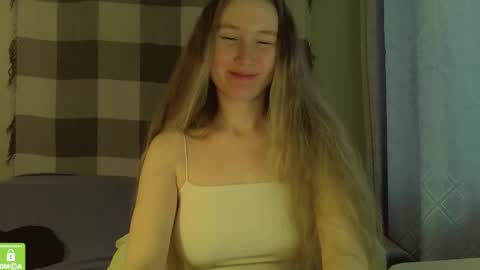 Snapshot of song_to_the_siren chatting on December 14, 2024, 11:18 am Mary online show from December 14, 2024, 11:18 am