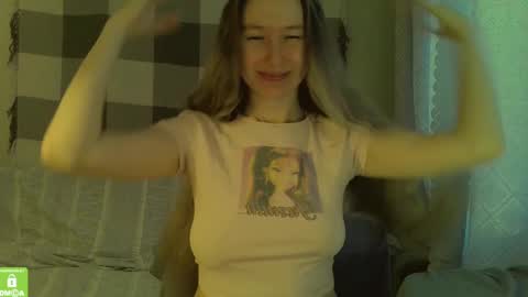 Snapshot of song_to_the_siren chatting on January 12, 2025, 10:56 am Mary online show from January 12, 2025, 10:56 am