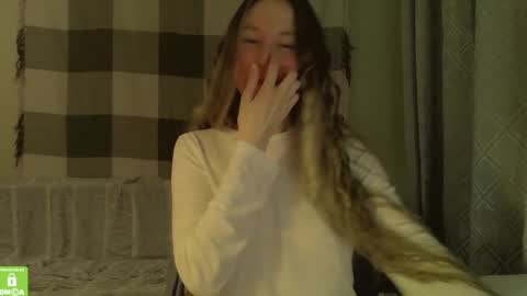 Snapshot of song_to_the_siren chatting on January 16, 2025, 10:02 pm Mary online show from January 16, 2025, 10:02 pm