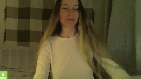 Snapshot of song_to_the_siren chatting on January 18, 2025, 8:40 pm Mary online show from January 18, 2025, 8:40 pm