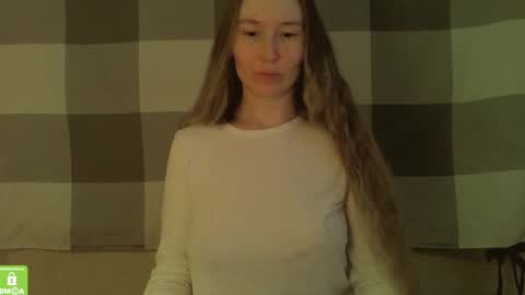 Snapshot of song_to_the_siren chatting on January 22, 2025, 11:45 am Mary online show from January 22, 2025, 11:45 am