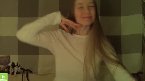 Snapshot of song_to_the_siren chatting on January 23, 2025, 8:24 pm Mary online show from January 23, 2025, 8:24 pm