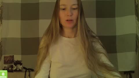 Snapshot of song_to_the_siren chatting on February 3, 2025, 11:09 am Mary online show from February 3, 2025, 11:09 am