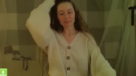 Snapshot of song_to_the_siren chatting on February 25, 2025, 10:58 am Mary online show from February 25, 2025, 10:58 am