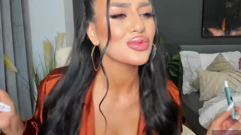 Snapshot of sonia__rey chatting on May 19, 2026, 6:58 pm Sonia Rey online show from May 19, 2026, 6:58 pm