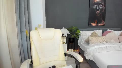 Sonia  Rey online show from July 20, 2026, 2:30 pm
