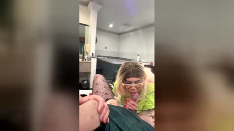 Snapshot of sonialuvsd chatting on February 18, 2026, 8:43 am sonialuvsd online show from February 18, 2026, 8:43 am