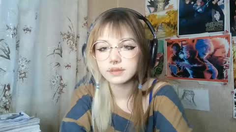 Mila online show from June 3, 2026, 3:17 pm