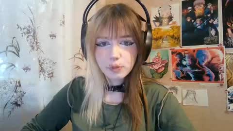 Snapshot of sonwosick chatting on July 6, 2026, 3:14 pm Mila online show from July 6, 2026, 3:14 pm