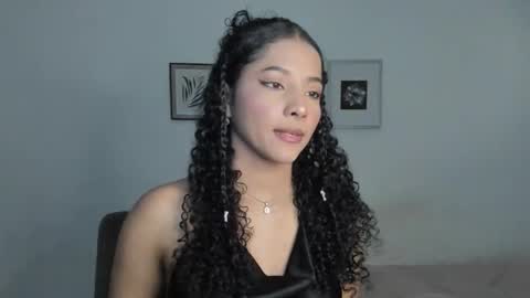 Snapshot of sophi_baby chatting on February 13, 2026, 1:23 am Sophi baby online show from February 13, 2026, 1:23 am