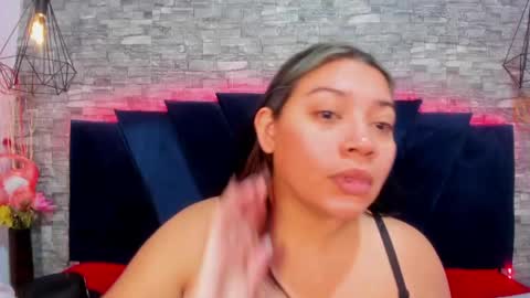 Sophia  online show from April 15, 2026, 12:01 pm