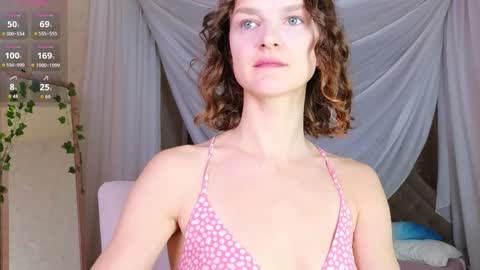 Snapshot of sophia_dreamy chatting on February 6, 2026, 2:49 am Sophia online show from February 6, 2026, 2:49 am