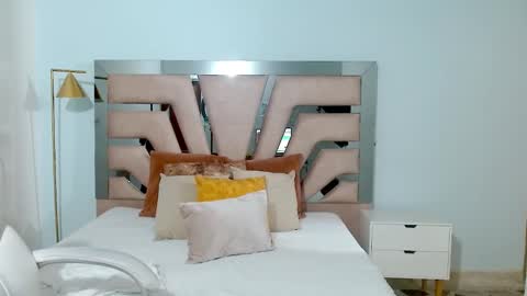 Sophia  online show from January 21, 2025, 10:51 pm