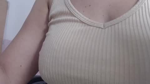 Sophia  online show from November 1, 2025, 7:49 pm