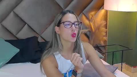 Snapshot of sophia_loreenn chatting on September 14, 2025, 3:11 pm Sofia online show from September 14, 2025, 3:11 pm